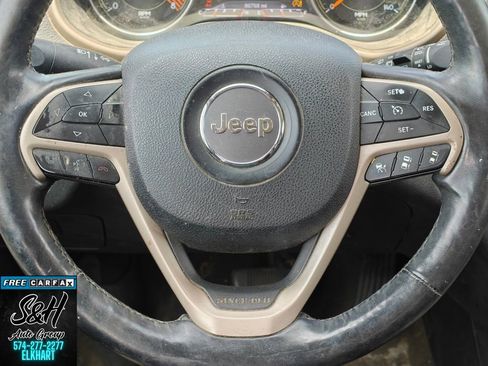 Used 2015 Jeep Cherokee Limited w/ Luxury Group AWD/4WD image 5