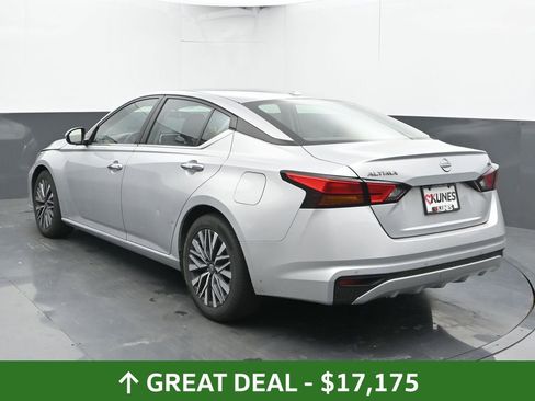 Used 2023 Nissan Altima 2.5 SV image 10