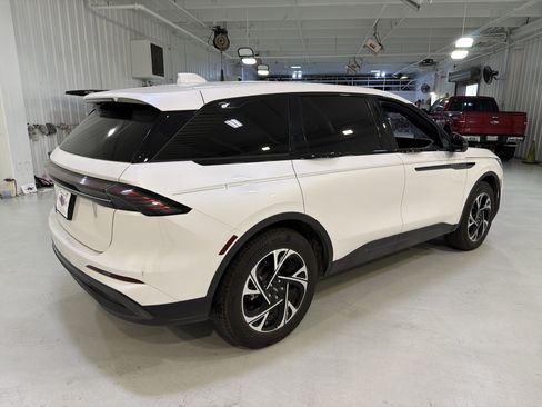 Used 2025 Lincoln Nautilus Premier w/ Jet Appearance Package image 5