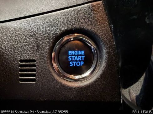 Used 2019 Toyota Corolla XLE FWD image 27