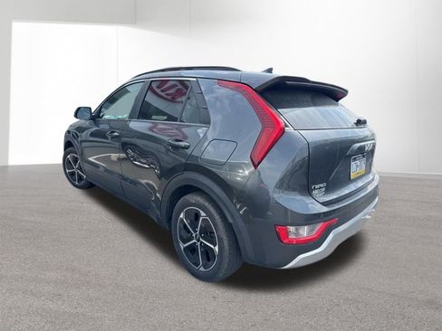 Certified 2023 Kia Niro EX FWD image 28