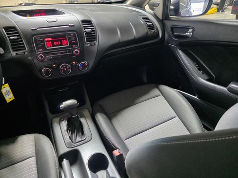 Used 2015 Kia Forte LX w/ Popular Package FWD image 13