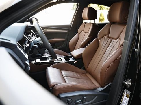 Certified 2025 Audi Q5 2.0T Premium Plus w/ Premium Plus Package image 21