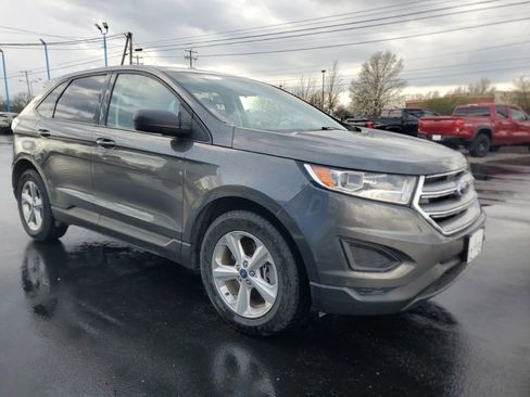 Used 2018 Ford Edge SE image 3