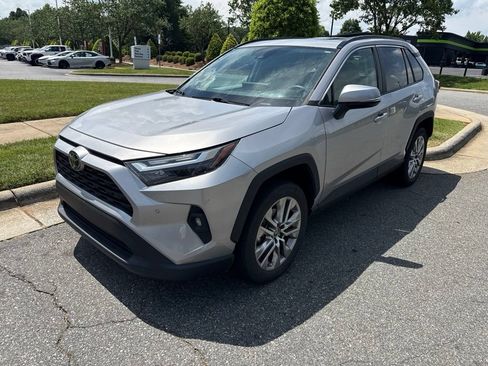 Used 2023 Toyota RAV4 XLE Premium FWD image 3