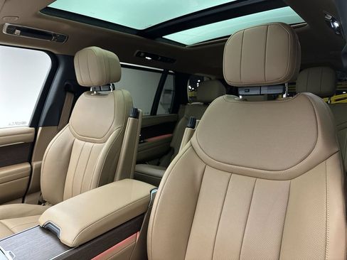 Used 2024 Land Rover Range Rover Long Wheelbase SE AWD/4WD image 15