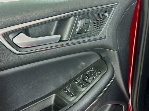 Used 2022 Ford Edge ST image 17