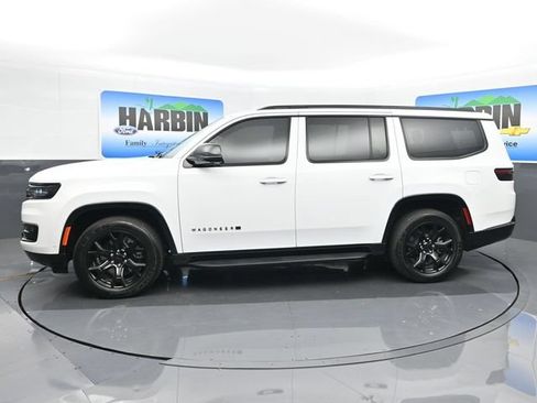 Used 2024 Jeep Wagoneer Series II w/ Convenience Group I AWD/4WD image 2