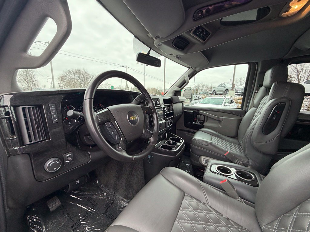 Used 2022 Chevrolet Express 2500 Extended w/ Enhanced Convenience Package RWD image 9