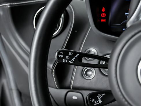 Used 2021 McLaren GT image 28