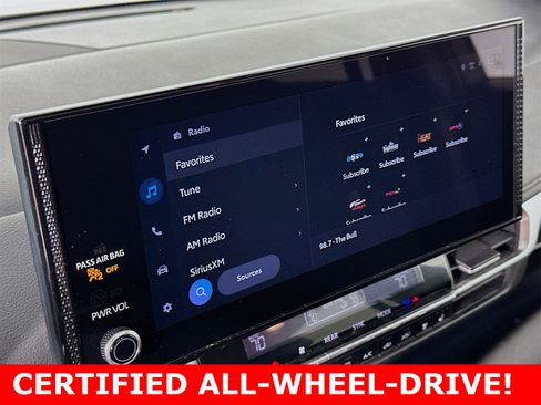 Certified 2025 Toyota Sienna Platinum image 19