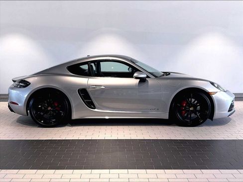 Used 2018 Porsche 718 Cayman GTS RWD image 11