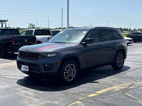 Used 2022 Jeep Grand Cherokee Trailhawk AWD/4WD image 7