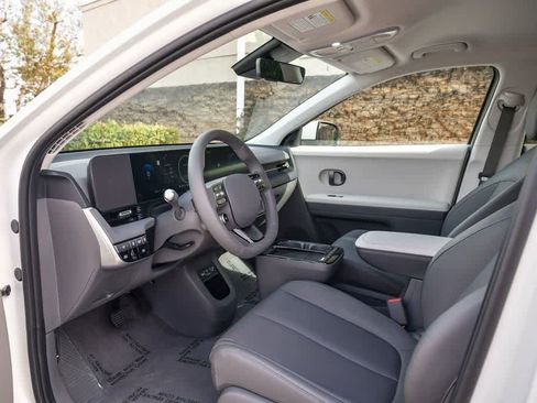Used 2025 Hyundai Ioniq 5 SEL image 16