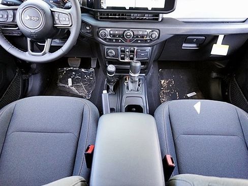 New 2025 Jeep Gladiator Sport image 25