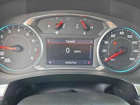 Used 2021 Chevrolet Traverse LT FWD image 11