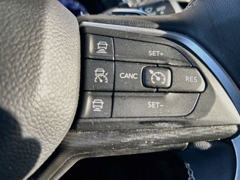 Used 2023 Jeep Grand Cherokee L Laredo AWD/4WD image 43
