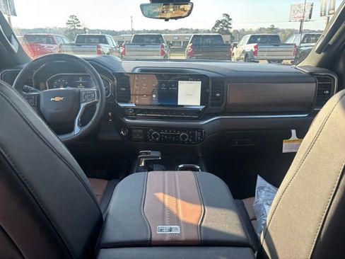 New 2026 Chevrolet Silverado 1500 High Country AWD/4WD image 15