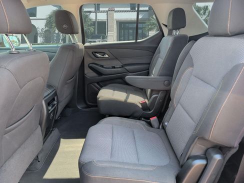 Used 2020 Chevrolet Traverse LT FWD image 23