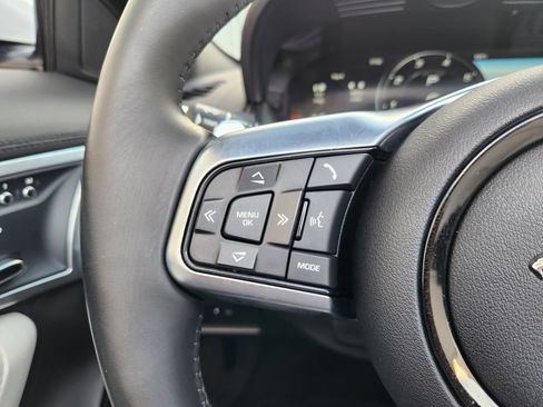 Used 2023 Jaguar F-TYPE Convertible RWD image 27