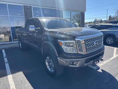 Used 2017 Nissan Titan Platinum Reserve image 11