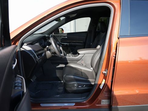 Used 2019 Cadillac XT4 Sport w/ Driver Awareness Package image 18