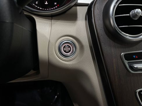 Used 2019 Mercedes-Benz C 300 4MATIC Sedan image 20