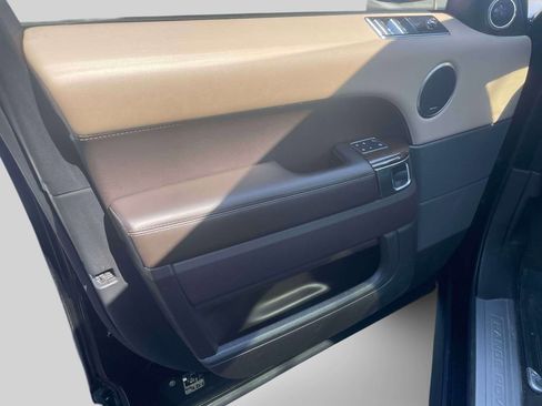 Used 2018 Land Rover Range Rover Sport HSE image 17