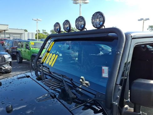 Certified 2018 Jeep Wrangler Sport AWD/4WD image 6