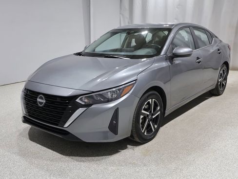 Used 2025 Nissan Sentra SV FWD image 7