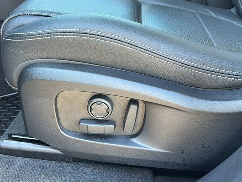 Certified 2025 Jaguar F-PACE R-Dynamic S image 10