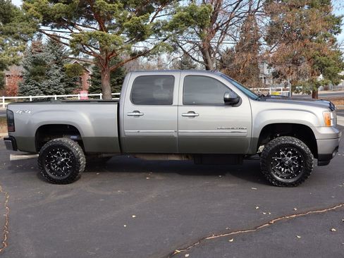 Used 2014 GMC Sierra 2500 Denali image 3