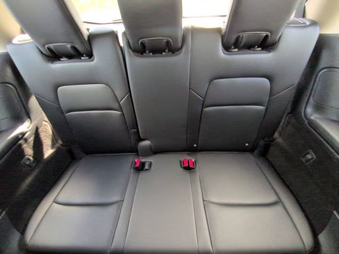 Certified 2025 Nissan Pathfinder SL AWD/4WD image 32