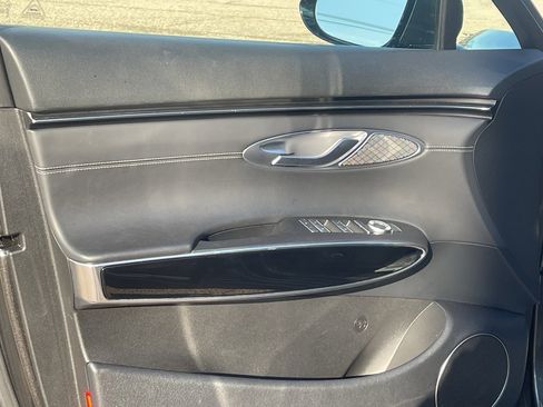 Used 2025 Genesis GV70 2.5T image 17