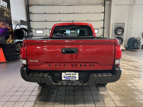 Used 2022 Toyota Tacoma SR image 8