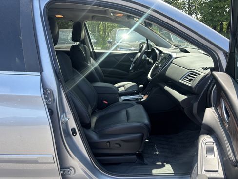 Used 2023 Subaru Ascent Touring AWD/4WD image 25