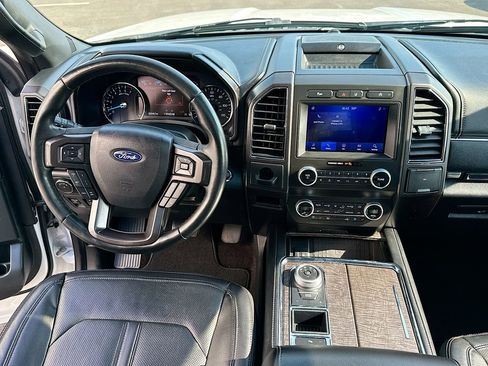 Used 2021 Ford Expedition Limited image 19