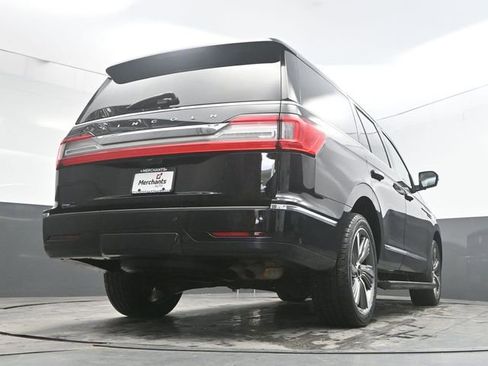 Used 2019 Lincoln Navigator Reserve AWD/4WD image 40