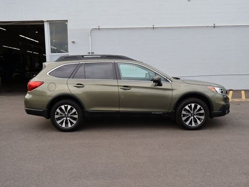 Used 2017 Subaru Outback 3.6R Limited AWD/4WD image 4