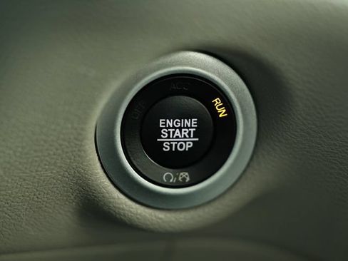 Used 2024 Chrysler Voyager LX FWD image 32