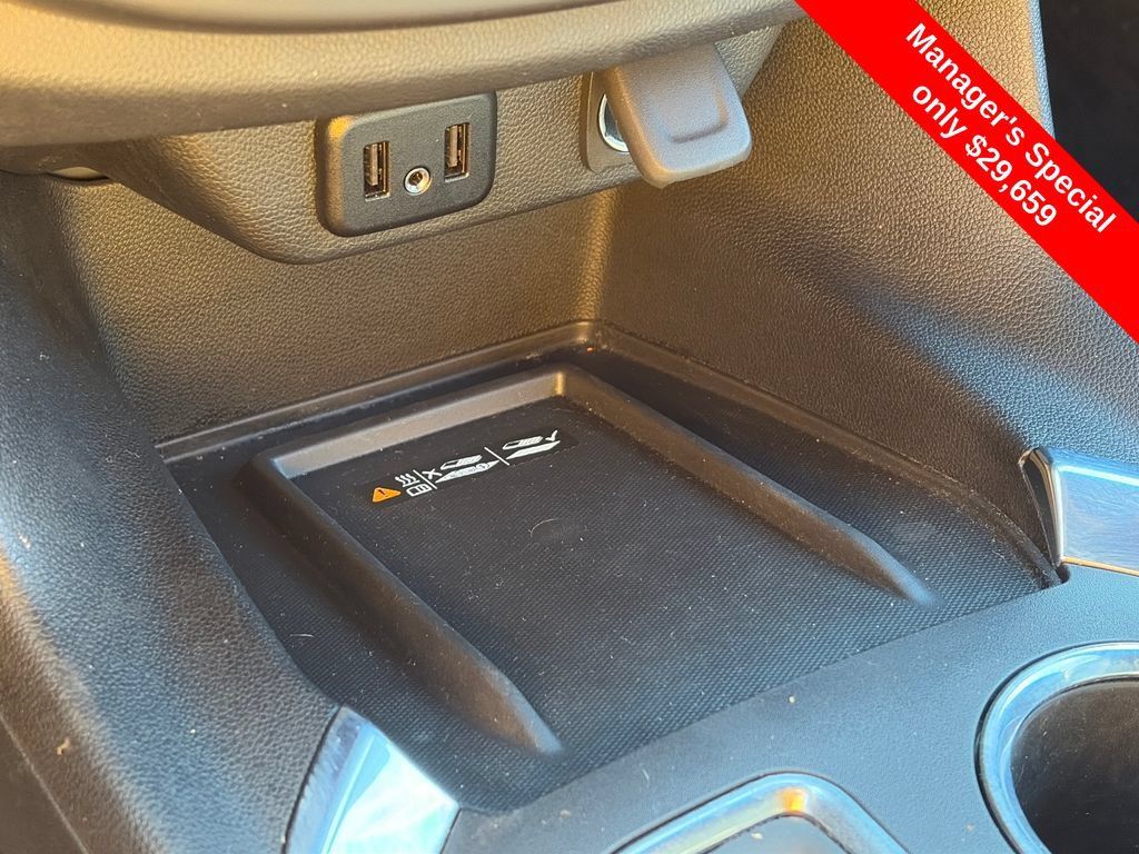 Used 2023 Chevrolet Traverse LT AWD/4WD image 25