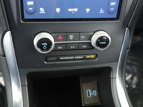 Certified 2022 Ford Edge Titanium w/ Equipment Group 301A image 15