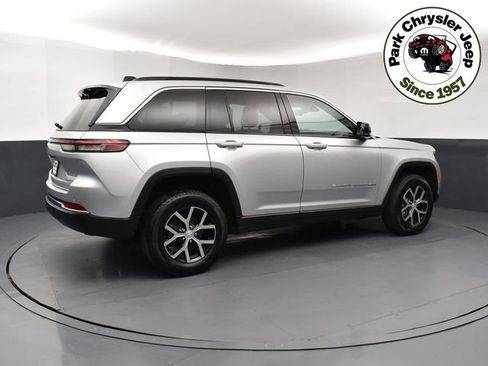 Used 2024 Jeep Grand Cherokee Limited w/ Luxury Tech Group II image 6