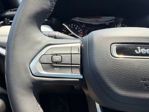 Used 2025 Jeep Compass Limited AWD/4WD image 22