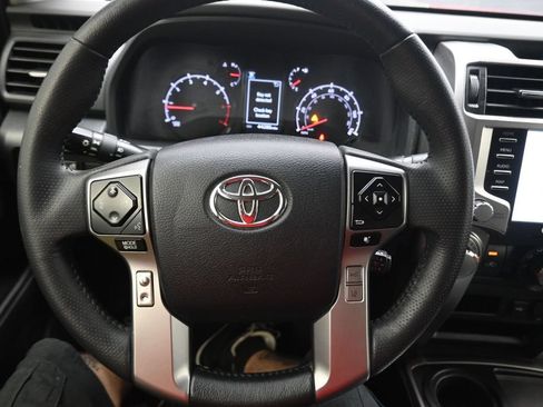 Used 2022 Toyota 4Runner SR5 Premium RWD image 8