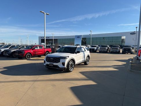 New 2026 Ford Explorer Platinum w/ LUX Leather Package image 25