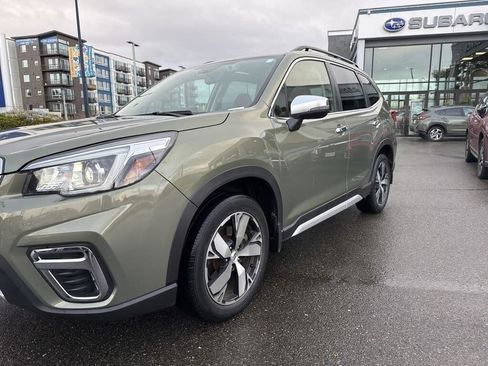 Used 2019 Subaru Forester Touring image 3