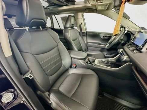 Used 2021 Toyota RAV4 Limited AWD/4WD image 32