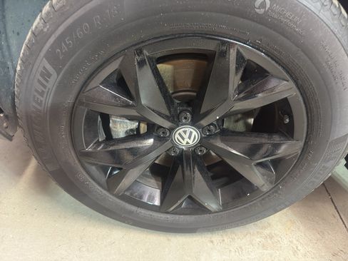 Used 2018 Volkswagen Atlas SEL AWD/4WD image 32
