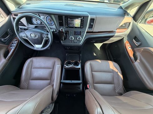 Used 2020 Toyota Sienna Limited Premium w/ Carpet Mat Package AWD/4WD image 26